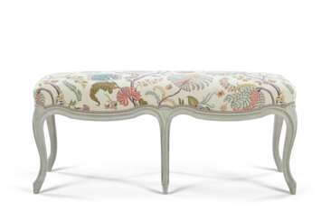 A LOUIS XV STYLE WHITE-PAINTED BENCH
