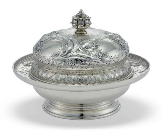 Tiffany & Co.. AN AMERICAN SILVER BUTTER DISH AND COVER - photo 1
