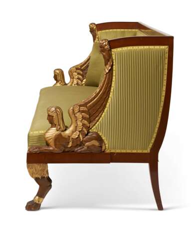 Samuel, H.. A SUITE OF RUSSIAN PARCEL-GILT MAHOGANY SEAT FURNITURE - photo 4