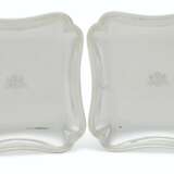 A PAIR OF LOUIS XVI SILVER ENTREE DISHES - фото 1