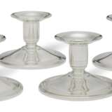 Tiffany & Co.. A SET OF FOUR AMERICAN SILVER SHORT CANDLESTICKS - photo 1