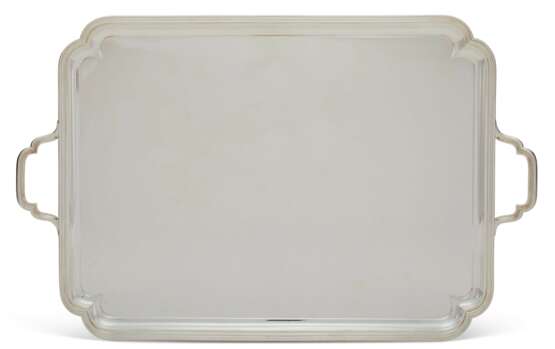 Guille, Peter. AN ELIZABETH II SILVER TWO-HANDLED TRAY - photo 1
