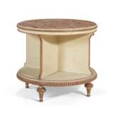A CIRCULAR CREAM PAINTED AND PARCEL GILT SIDE TABLE - Foto 1