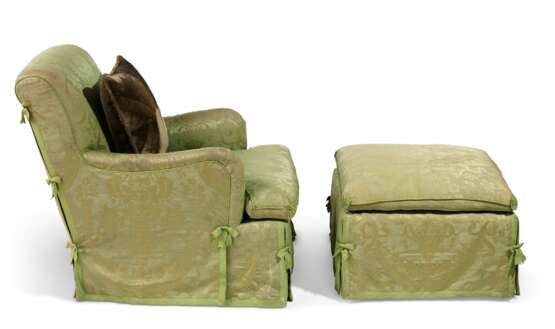 A SILK DAMASK UPHOLSTERED ARMCHAIR AND OTTOMAN - фото 2