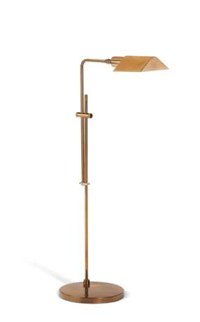 A PAIR OF BRASS ADJUSTABLE FLOOR LAMPS WITH TENT-FORM BRASS SHADES - photo 2