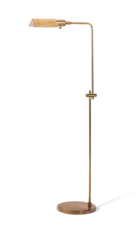 A PAIR OF BRASS ADJUSTABLE FLOOR LAMPS WITH TENT-FORM BRASS SHADES - photo 3