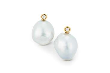 A PAIR OF CULTURED PEARL, DIAMOND, AND GOLD EAR CLIPS