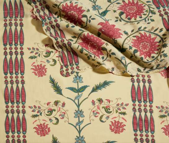 A LARGE GROUP OF PRINTED COTTON BED LINENS - photo 4