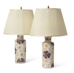 A PAIR OF CHINESE EXPORT VERTE IMARI VASES, MOUNTED AS LAMPS