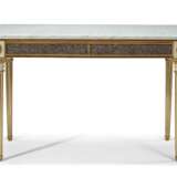 A SWEDISH WHITE-PAINTED, PARCEL-GILT AND FAUX-PORPHYRY CONSOLE - Foto 1