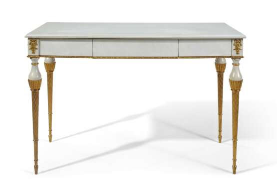 Jansen, Maison. A FRENCH ORMOLU-MOUNTED WHITE-PAINTED AND PARCEL-GILT CENTER TABLE - photo 1