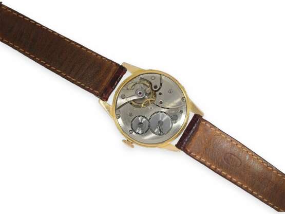 Armbanduhr: gesuchte Universal Geneve Vollkalenderuhr in Rotgold, Ref.11303, 30er/40er-Jahre - фото 2