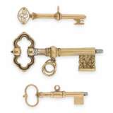 Taschenuhrenschlüssel: Konvolut von seltenen und ausgefallenen goldenen Spindeluhrenschlüsseln, ca.1780-1820 - фото 2