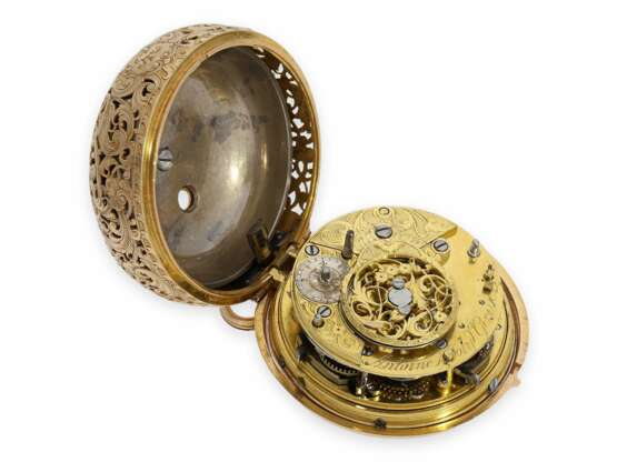 Taschenuhr: prächtige goldene Doppelgehäuse Repoussé Spindeluhr mit Repetition auf Glocke, Antoine Joly Geneve, ca.1760 - Foto 7