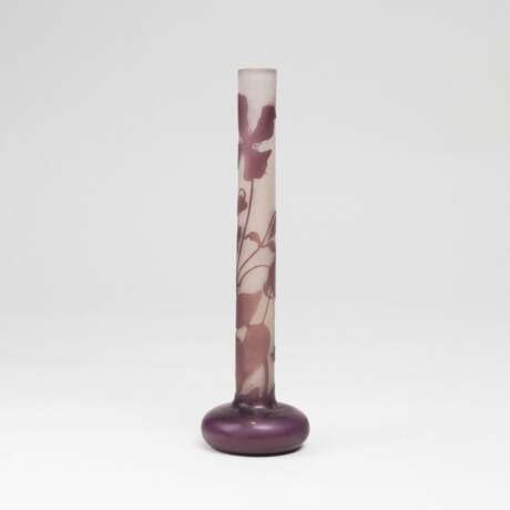 Gallé Solifleur-Vase mit Clematis - photo 1