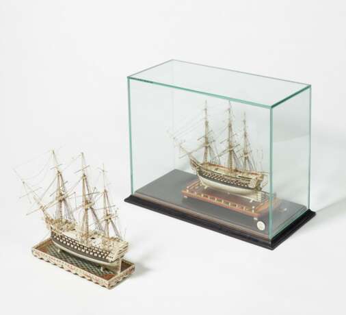 Zwei sog. Knochenschiffe. Modelle der HMS Barfleur - photo 2