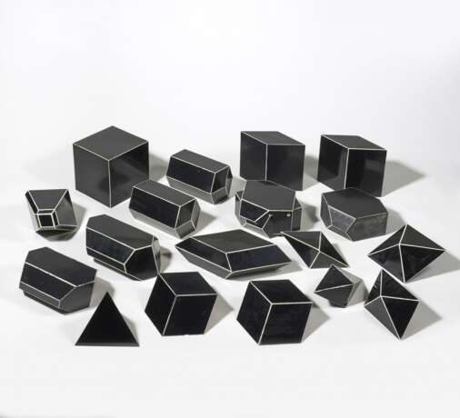 Siebzehn Kristallmodelle aus Bakelit - фото 1