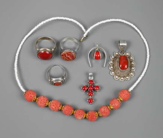 Konvolut Korallenschmuck - photo 1