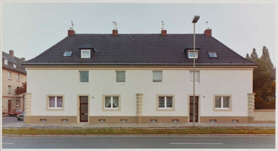 Thomas Ruff. Haus Nr. 1 I. 1987 - Foto 1