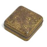A SQUARE LACQUER INCENSE BOX (KOGO) WITH CHRYSANTHEMUM FLOWERS - photo 1