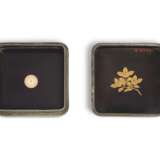 A SQUARE LACQUER INCENSE BOX (KOGO) WITH CHRYSANTHEMUM FLOWERS - фото 3