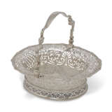 Archambo, Peter. A GEORGE II SILVER BASKET - Foto 2