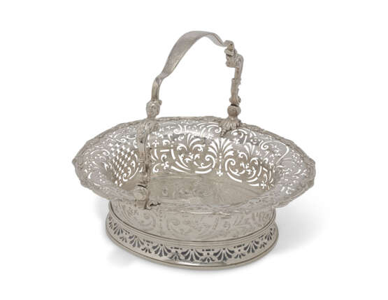 Archambo, Peter. A GEORGE II SILVER BASKET - photo 2
