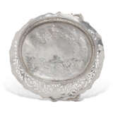 Archambo, Peter. A GEORGE II SILVER BASKET - photo 3