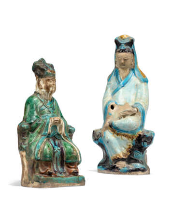 TWO CHINESE POTTERY FAHUA FIGURES - Foto 1