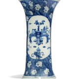A LARGE CHINESE BLUE AND WHITE BEAKER VASE - photo 1