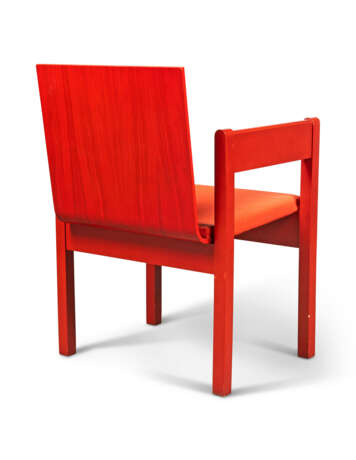 A PAIR OF RED-PAINTED ASH-LAMINATE PRINCE OF WALES INVESTITURE CHAIRS - photo 2