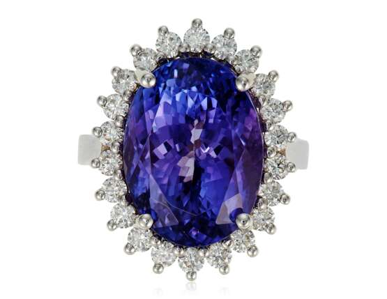 TANZANITE AND DIAMOND RING WITH GIA REPORT - фото 1