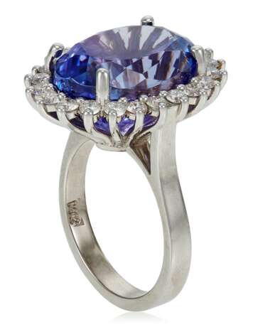 TANZANITE AND DIAMOND RING WITH GIA REPORT - фото 2