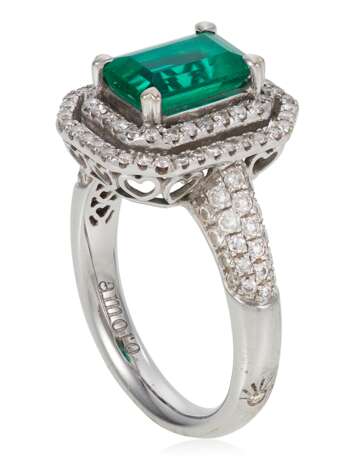 EMERALD AND DIAMOND RING WITH GIA REPORT - photo 2