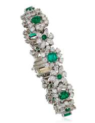 OSCAR HEYMAN & BROTHERS EMERALD AND DIAMOND BRACELET