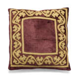 A RED CISELE VELVET AND SILK FRAGMENT CUSHION - фото 7