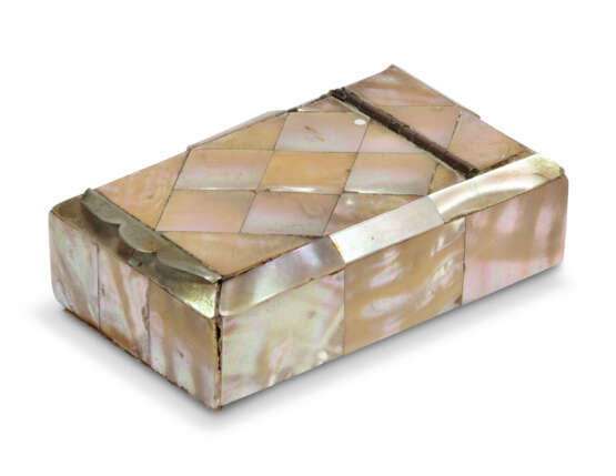 SEVEN MOTHER-OF-PEARL, ABALONE AND IVORY DECORATIVE BOXES - Foto 5