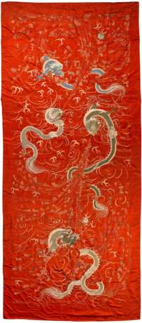 A GROUP OF CHINESE AND JAPANESE TEXTILES - Foto 4