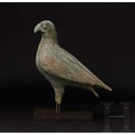 Bronzener Adler von ungewöhnlicher Größe und ausgesprochen feiner Ausarbeitung, griechisch, eventuell frühklassisch (frühes 5. Jhdt vor Christus) oder späthellenistisch (1. Jahrhundert v. – 1. Jahrhundert n. Chr.) - photo 12