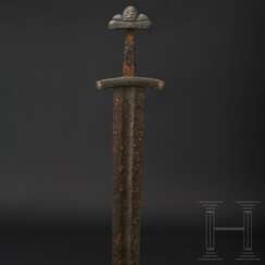 Wikingisches Schwert mit silbereingelegtem Gefäß, Nordeuropa, 10. Jahrhundert