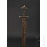 Wikingisches Schwert mit silbereingelegtem Gefäß, Nordeuropa, 10. Jahrhundert - photo 4