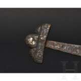 Wikingisches Schwert mit silbereingelegtem Gefäß, Nordeuropa, 10. Jahrhundert - photo 9
