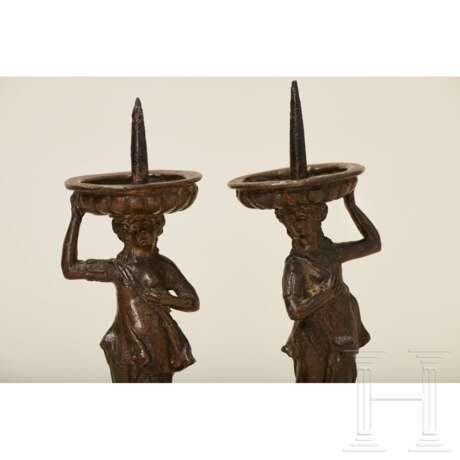 Ein Paar Figurenleuchter aus Bronze, Italien, 16. Jahrhundert - Foto 11