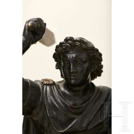 Alexander der Große auf seinem Schlachtross Bukephalos, Bronze nach dem antiken Vorbild aus Herculaneum, 19. Jahrhundert - Foto 4