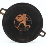 AN ATTIC RED-FIGURED KYLIX - Foto 1