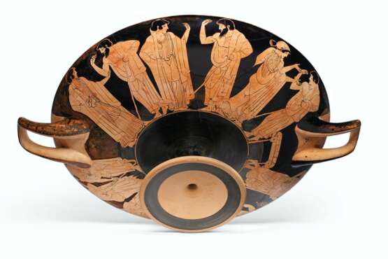 AN ATTIC RED-FIGURED KYLIX - фото 5