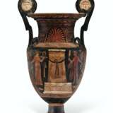 AN APULIAN RED-FIGURED VOLUTE-KRATER - photo 2