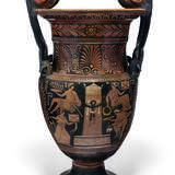 AN APULIAN RED-FIGURED VOLUTE-KRATER - фото 2