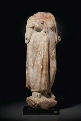 A ROMAN MARBLE ISIS - Foto 1