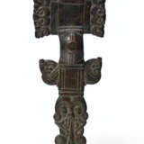 AN ANGLO-SAXON BRONZE SQUARE-HEADED BROOCH - Foto 1